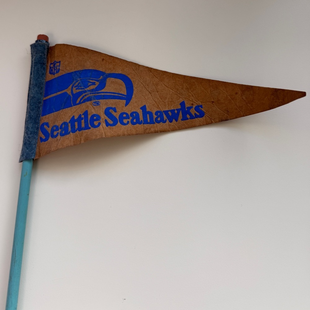 Seattle Seahawks NFL Mini Pennant with Long Pencil Vintage Retro‎ Football